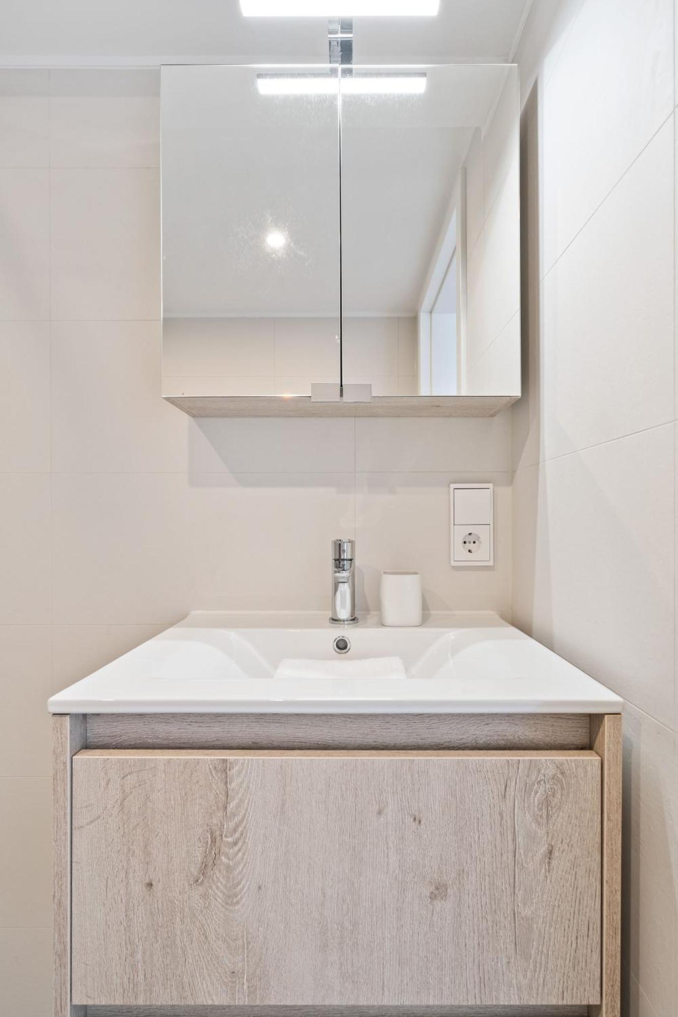 Modern Limpertsberg Studio Near City Center Люксембург Экстерьер фото